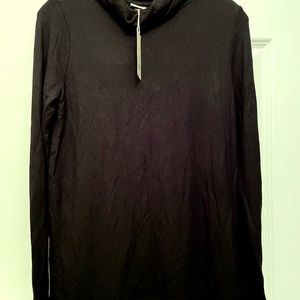 Women’s turtleneck long sleeve shirt